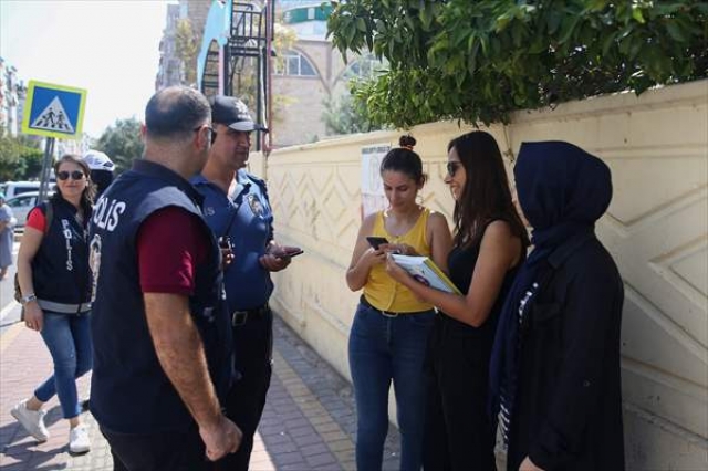 Antalya polisinden okul çevrelerinde denetim