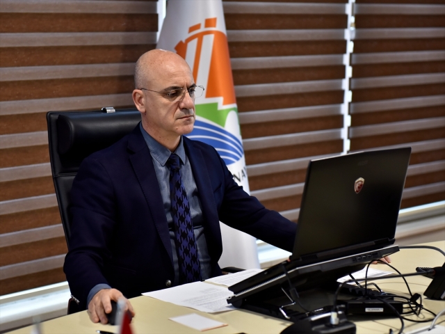Antalya Valisi Karaloğlu, OSB toplantısında konuştu:
