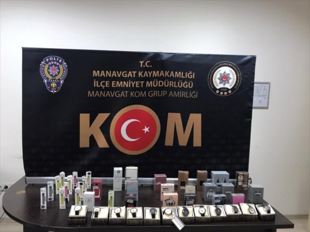 Antalya'da kaçakçılık operasyonunda 9 kişi yakalandı