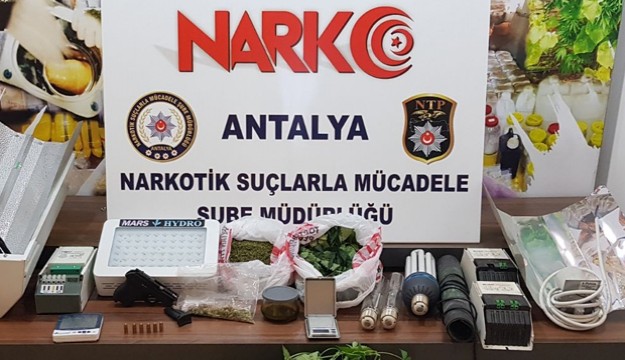 Antalya'da iki ayrı uyuşturucu operasyonunda 'i Belçika uyruklu 8 kişi gözaltın alındı 