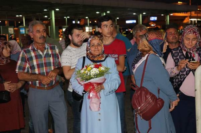 Antalya'da ilk hac kafilesi döndü