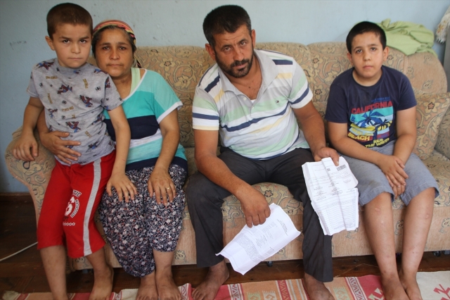 Antalya'da kağıt toplayıcısı ailenin hasta oğullarıyla zorlu yaşamı