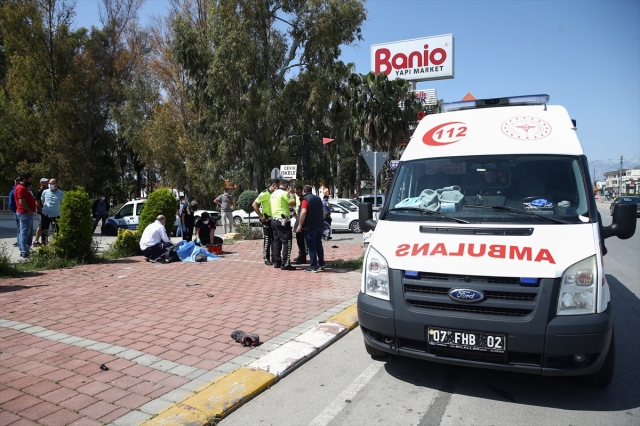 Antalya'da kamyonetle çarpışan motosikletin sürücüsü öldü