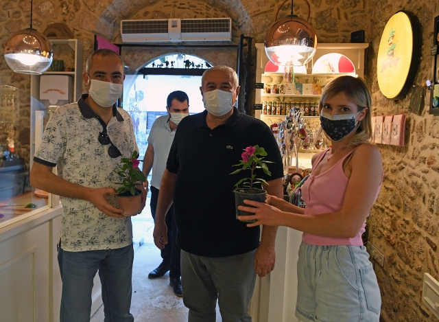 Antalya'da kapanış saatleri 24'e uzamalı