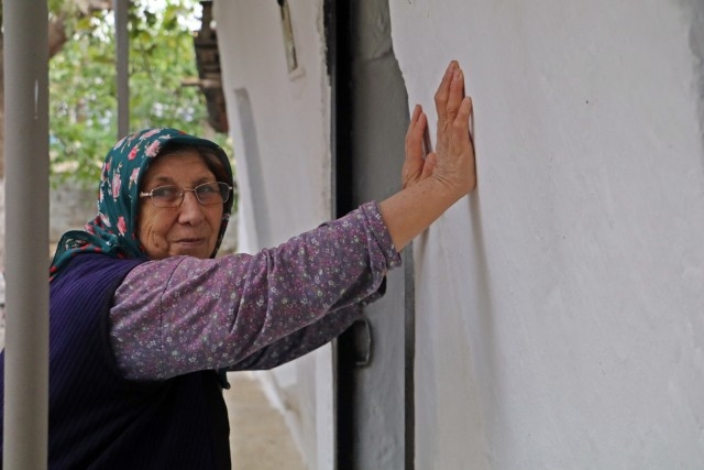 Antalya'nın eğri evlerinde diken üstünde hayat 