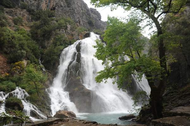 Antalya'nın gizli cenneti: Uçansu Şelalesi 