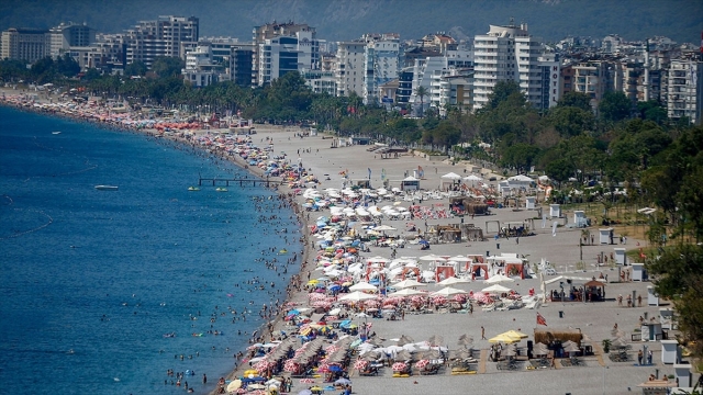 Antalya'ya 8 ayda 10 milyondan fazla turist geldi