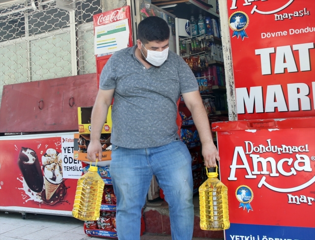 Bakan Koca, doğru maske kullanımı için fotoğrafını paylaştığı kişiyi telefonla aradı