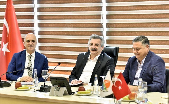 Bakan Yardımcısı Büyükdede'den Antalya OSB'ye ziyaret