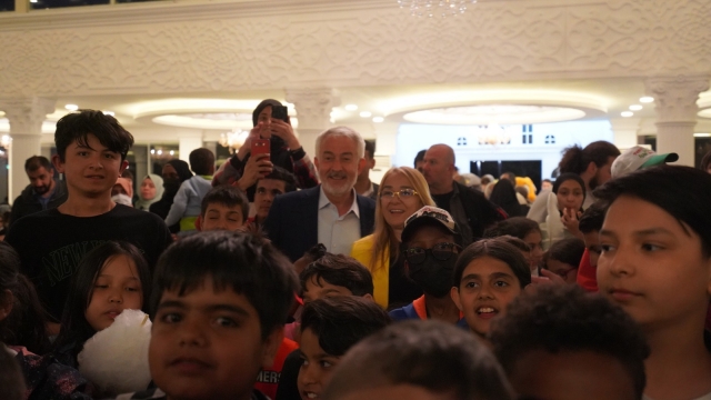 Başdeğirmen çifti yetim ailelerle iftarda buluştu