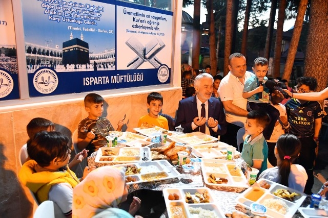 Başkan Başdeğirmen çocuk iftarına katıldı