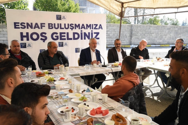 Başkan Başdeğirmen Hal Esnafıyla Buluştu