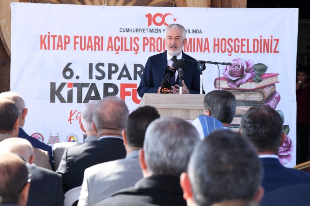 Başkan Başdeğirmen: Kitaplar geleceğe yön verir