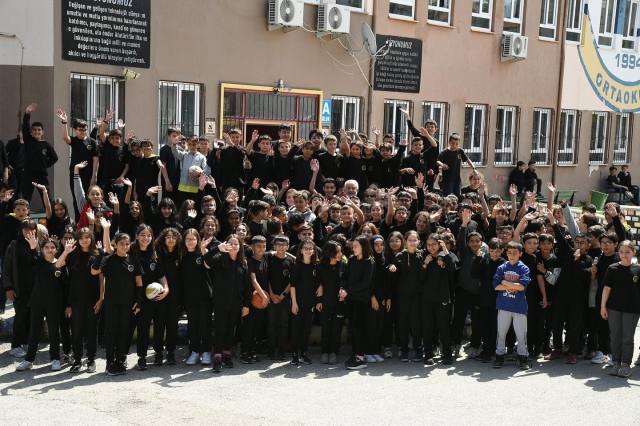 Başkan Başdeğirmen, Nazmiye Demirel Ortaokulu'nu Ziyaret Ederek Talepleri İnceledi