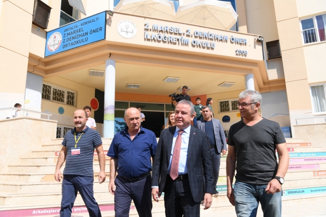 Başkan Böcek’e asfalt teşekkürü  