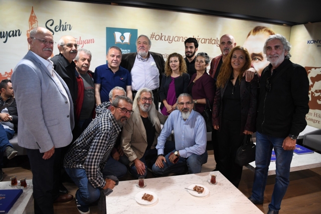 Başkan Böcek, pastayı İlber Ortaylı ile birlikte kesti 