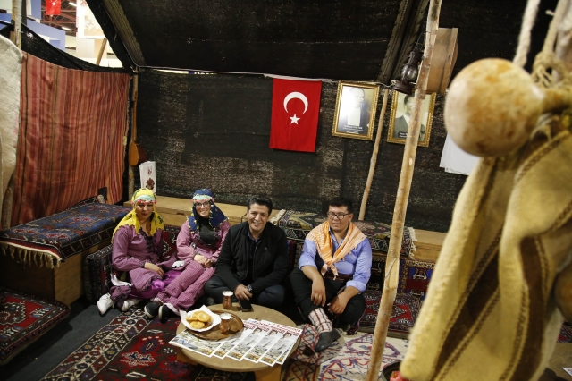 Başkan Genç, YÖREX'te misafirleri ağırladı 