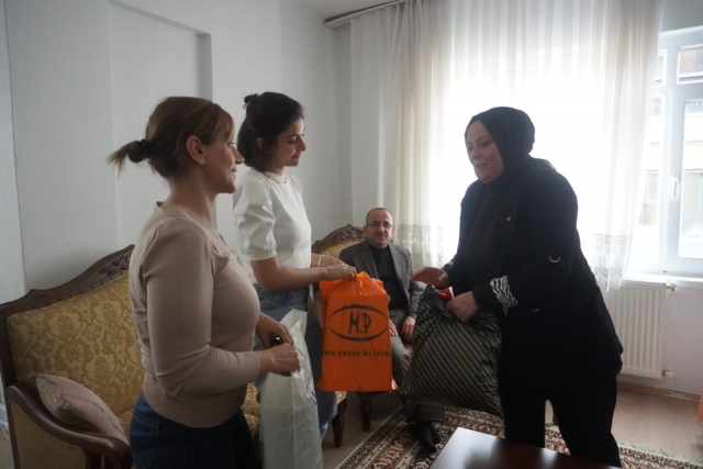 Başkan Tural’dan Kadınlar 
Günü’nde anlamlı ziyaret 