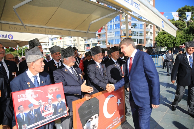 Başkan Türel: “Gazilerimize şükran borçluyuz” 