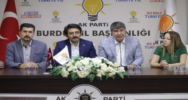 Başkan Türel'den Burdur AK Parti İl Başkanlığı'na ziyaret