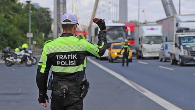  Bayramda 185 bin trafik personeli yollarda olacak