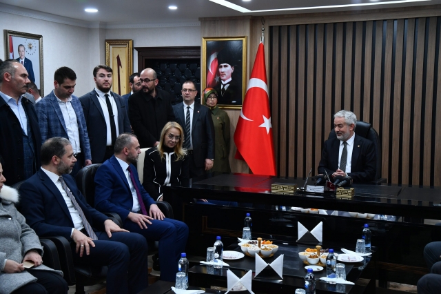 “Belediyecilik AK Parti siyasetinin kalbidir”  Erkan Kandemir Isparta'da konuştu