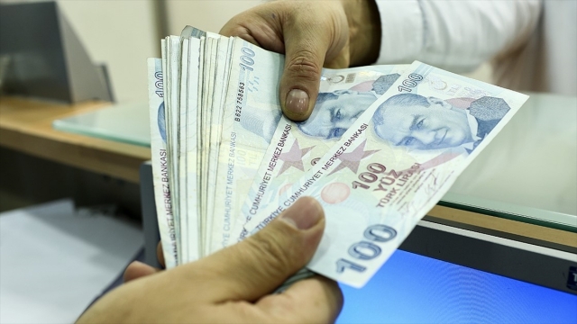 Belgeli 3 bin 700 çocuk bakıcısına 1300 lira destek