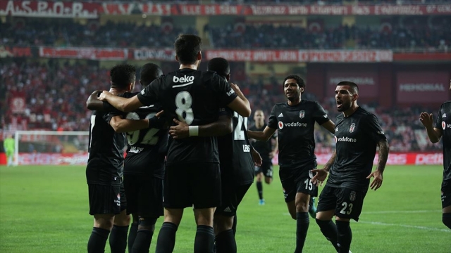 Beşiktaş karabulutları dağıttı