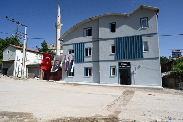 Birlik ve beraberliğin sembolü 15 Temmuz’da imece usulü inşa edilen Kız Kur’an Kursu açıldı