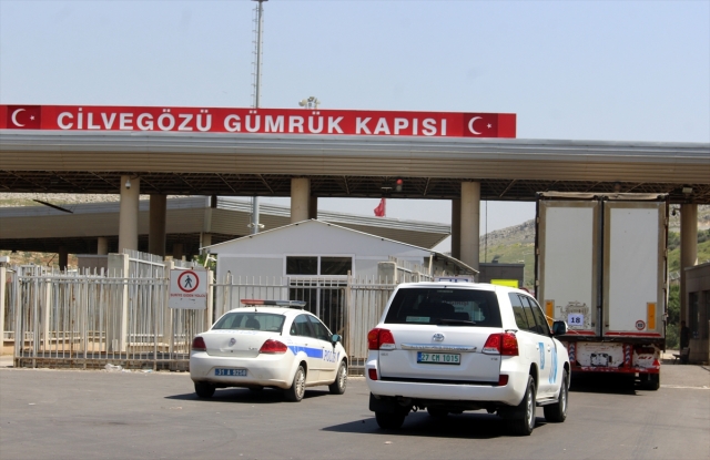 BM'den İdlib'e 42 tır insani yardım