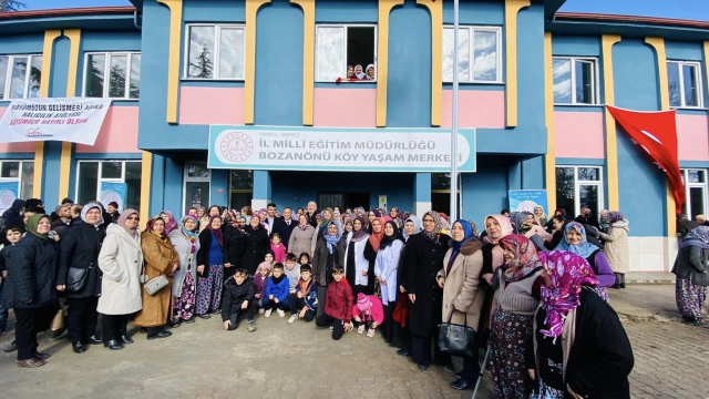 ​
Bozanönü'nde Çifte Mutluluk: Halıcılık Atölyesi ve Kuran Kursu Açıldı