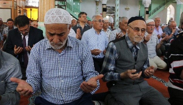 Burdur’da 15 Temmuz şehitleri, okunan Kur’an-ı Kerim ve dualarla anıldı