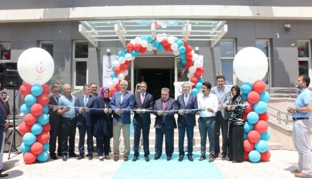 Burdur’da Halk Sağlığı Kompleksi hizmete açıldı.
