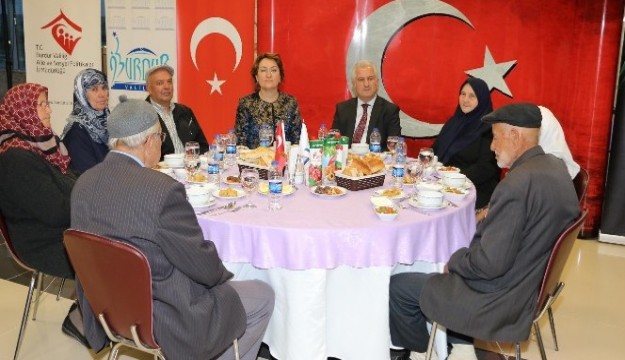 Burdur’da ilk iftar Şehit Aileleri ve Gazilerle yapıldı