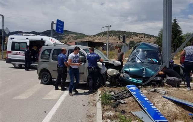 Burdur’da trafik kazası: 5 yaralı