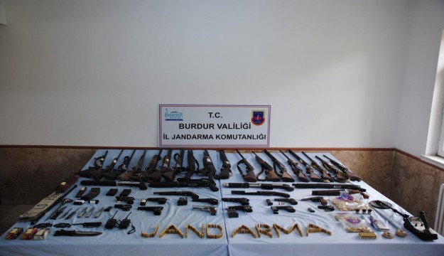 Burdur merkezli 3 ilde eş zamanlı ‘yasadışı silah ticareti’ operasyonu: 9 gözaltı 