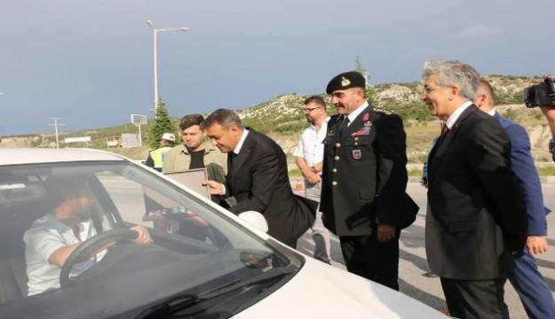 Burdur Valisi Şıldak’dan, sürücülere ceviz ezmeli, şekerli uyarı