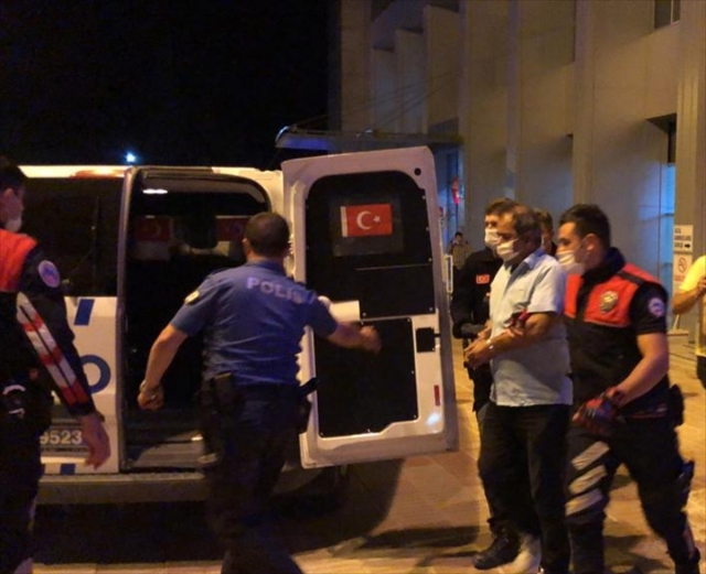 Burdur'da fırından para kasasını çalmaya çalışanlar mahallelinin yardımıyla yakalandı