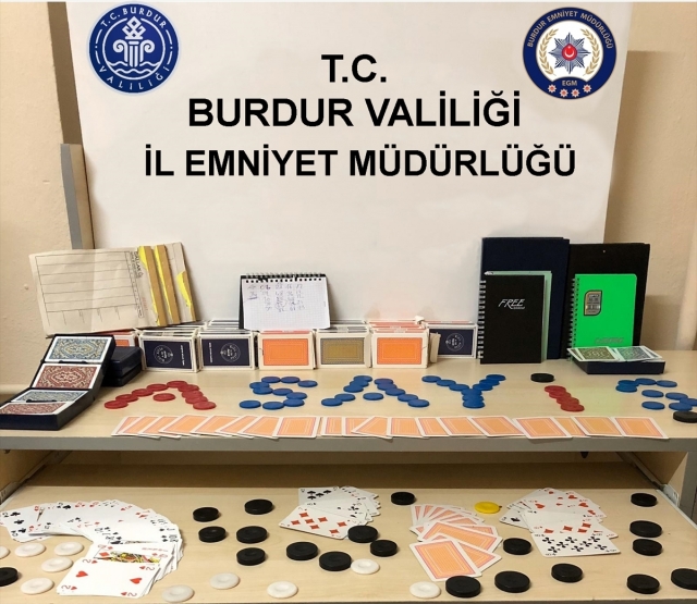 Burdur'da kumar oynayan 14 kişiye 57 bin 575 lira ceza