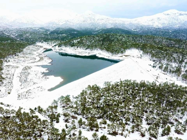 Burdur'da merkezdeki gölette su seviyesi yükseliyor