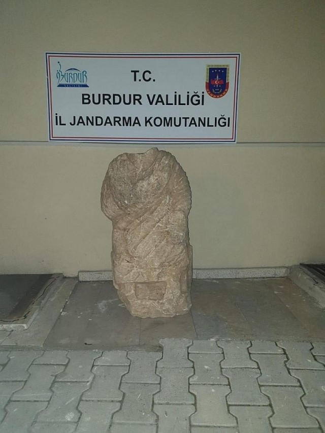 BURDUR'DA SAĞLIK TANRISI HEYKELİ ELE GEÇİRİLDİ