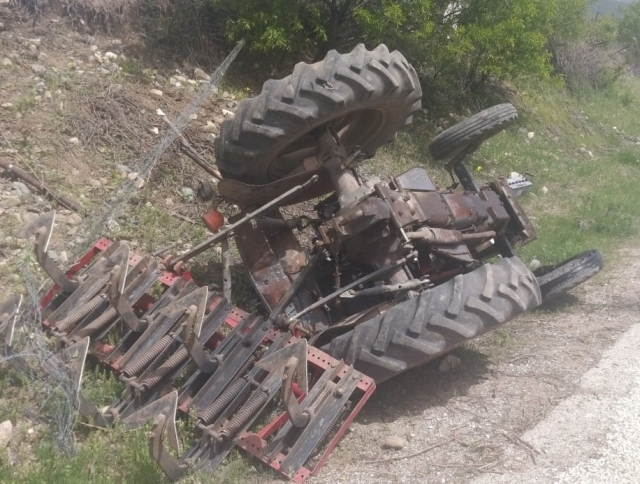 ​Burdur'da traktör devrildi: 1 ölü