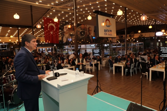 Büyükşehir’den Öğretmenler Günü kutlaması 
