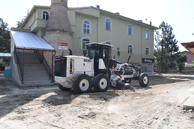 Cami çevreleri çok daha güzel hale getiriliyor