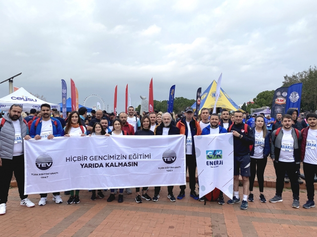 CK Enerji Akdeniz Bölgesi çalışanları, afetzede öğrencilerin eğitimleri "Yarıda Kalmasın" diye koştu