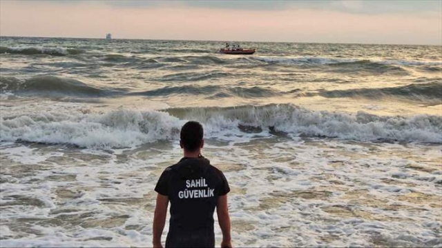 Çocukları kurtarmak isterken boğuldular