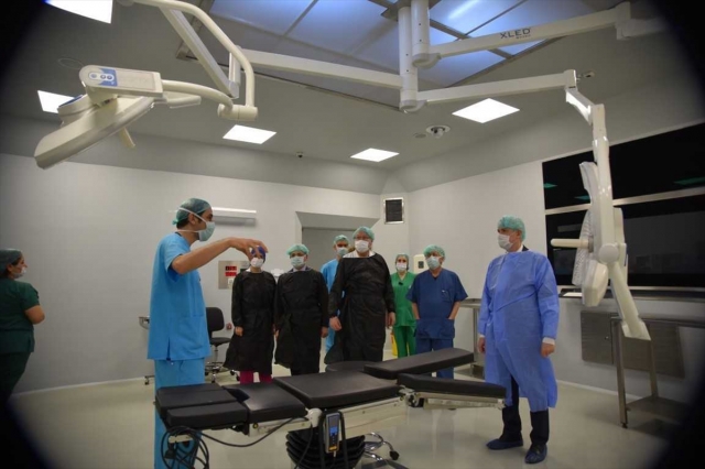 ÇÜ'de 35 odalı yeni ameliyathane hizmete girdi