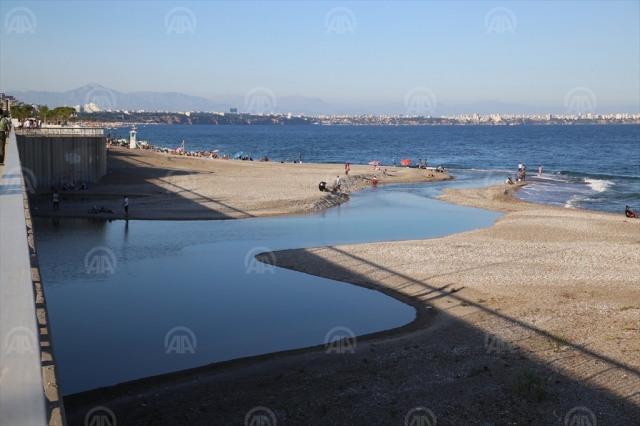 Denizde akıntıya kapılan 2 çocuk kurtarıldı