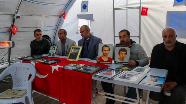 Diyarbakır annelerinin oturma eylemine katılım sürüyor
