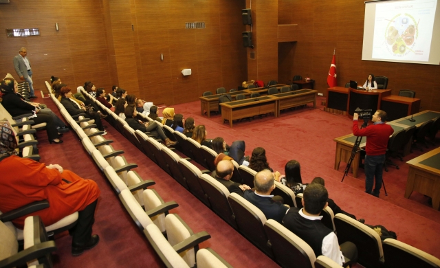 Döşemealtı'nda çocuk gelişimi semineri 